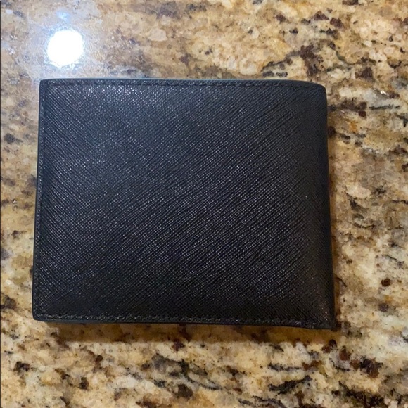 Michael Kors wallet - Picture 2 of 4